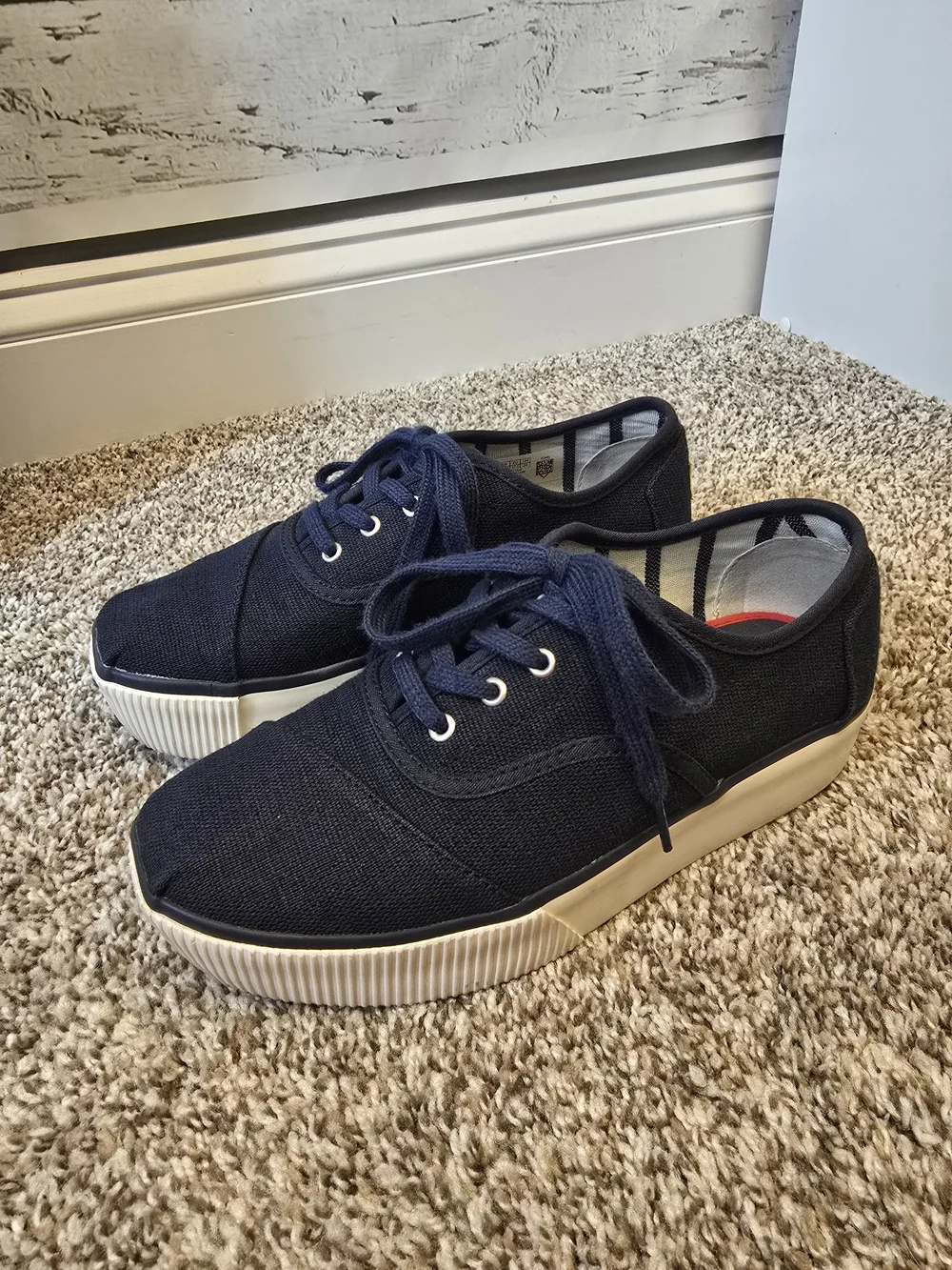 Toms Navy Canvas Platform Lace-Up Sneakers - Size 7
